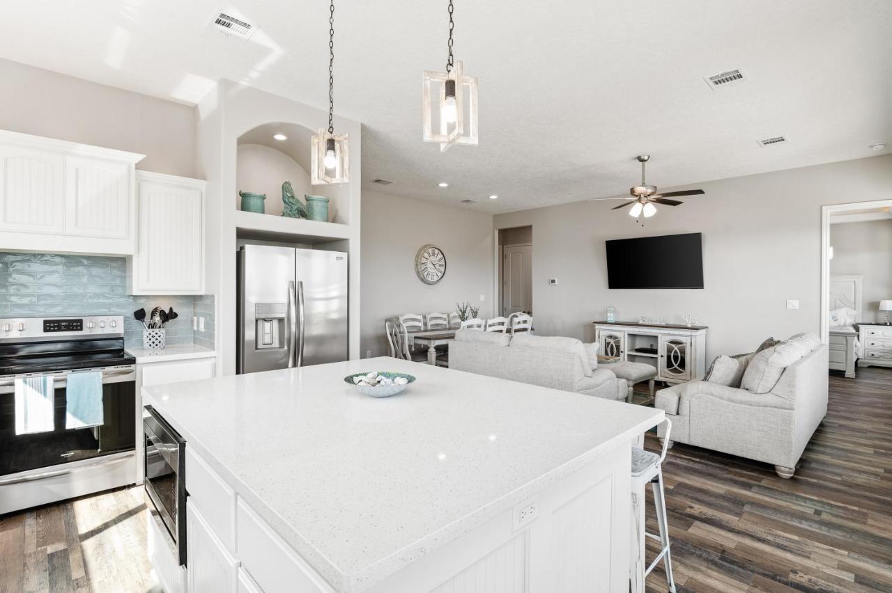 Stylish 4Br Crystal Beach Retreat Walk To Beach Bolivar Peninsula Kültér fotó