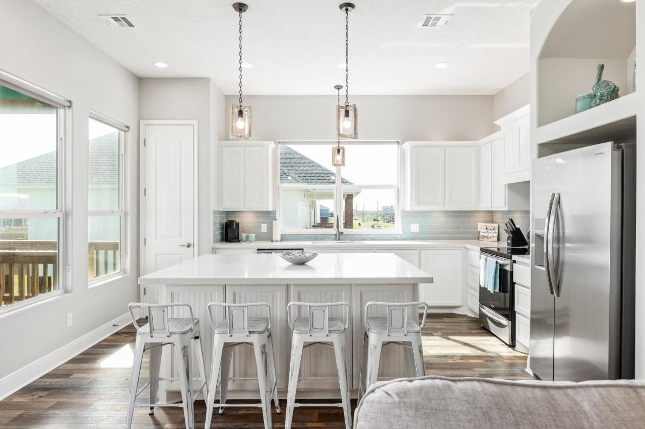 Stylish 4Br Crystal Beach Retreat Walk To Beach Bolivar Peninsula Kültér fotó